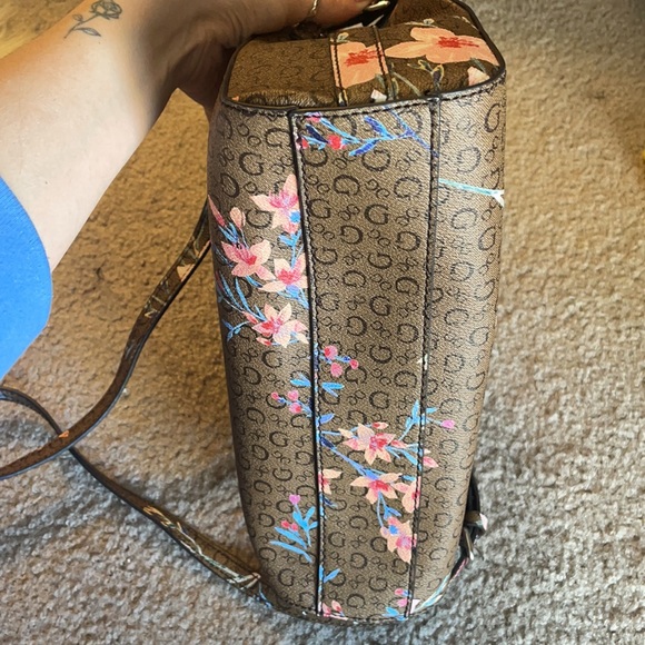 GUESS bag - Picture 5 of 6